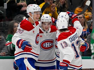 Alex Newhook (15), Lane Hutson (48), Juraj Slafkovský (20) a Cole Caufield (13).