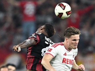 Raphael Onyedika a Marius Buelter.