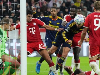 Momentka zo zápasu Bayern - Arsenal.