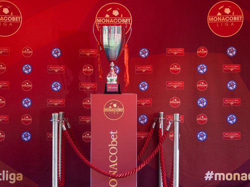 MONACObet liga trofej