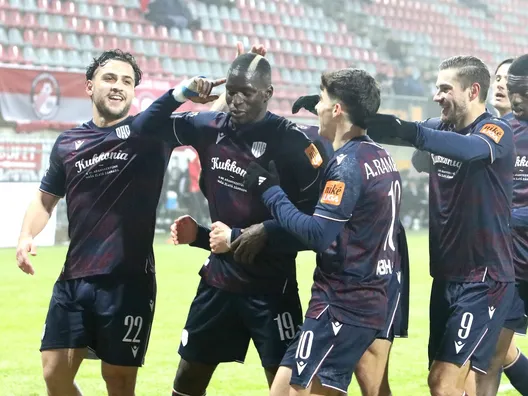 Na snímke hráči Dunajskej Stredy sa teší z gólu počas zápasu 18. kola.