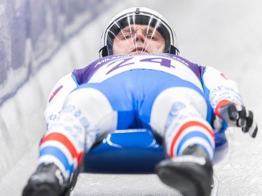 Jozef Ninis preteká v 1. jazde v súťaži mužov na zimných olympijských hrách v talianskom meste Cortina d'Ampezzo. 