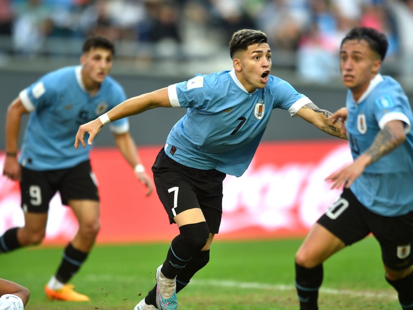 Anderson Duarte sa teší po strelenom góle v zápase Uruguaj - Izrael v semifinále MS vo futbale do 20 rokov 2023.