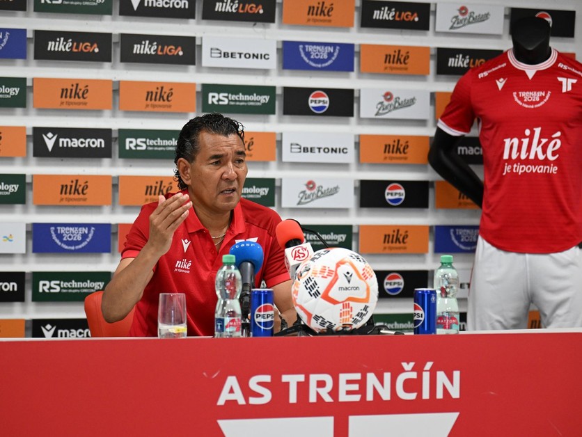 Na snímke tréner AS Trenčín Ricardo Moniz počas tlačovej konferencie AS Trenčín.