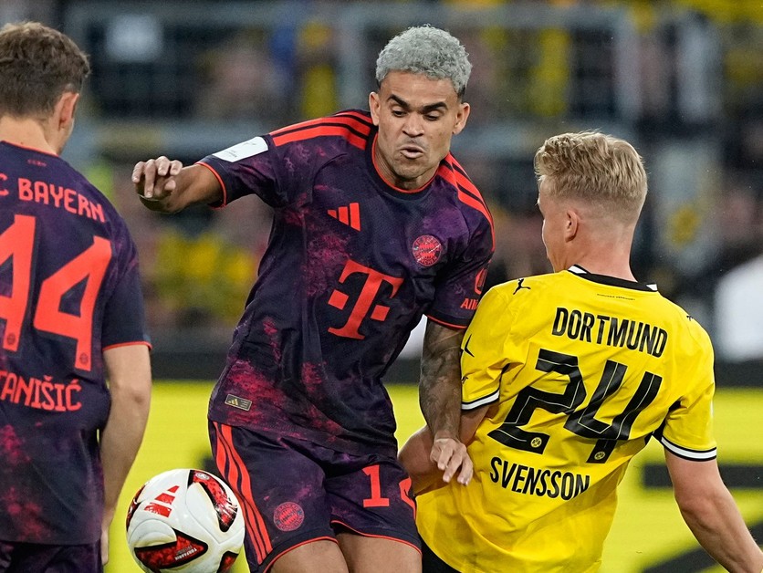 Momentka zo zápasu Bayern - Borussia Dortmund.