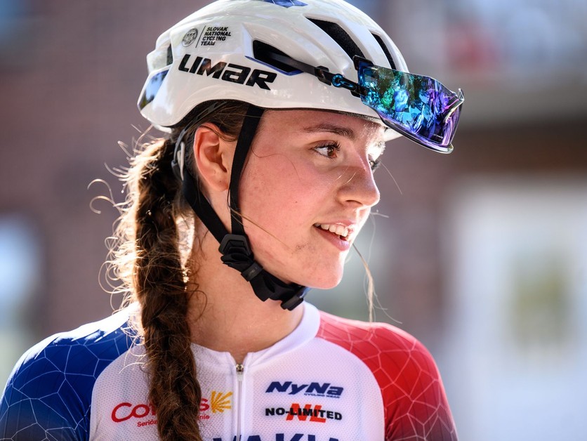 Slovenská cyklistka Lujza Bartošíková počas pretekov junioriek na MS 2026.