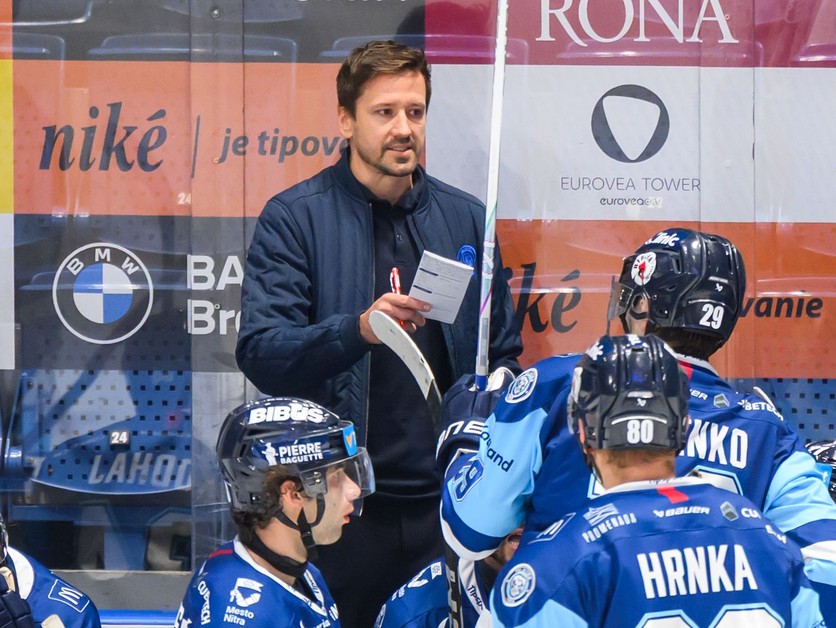 Tréner HK Nitra Erik Čaládi.