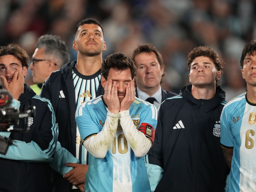 Lionel Messi po poslednom zápase za Argentínu neskrýval emócie.