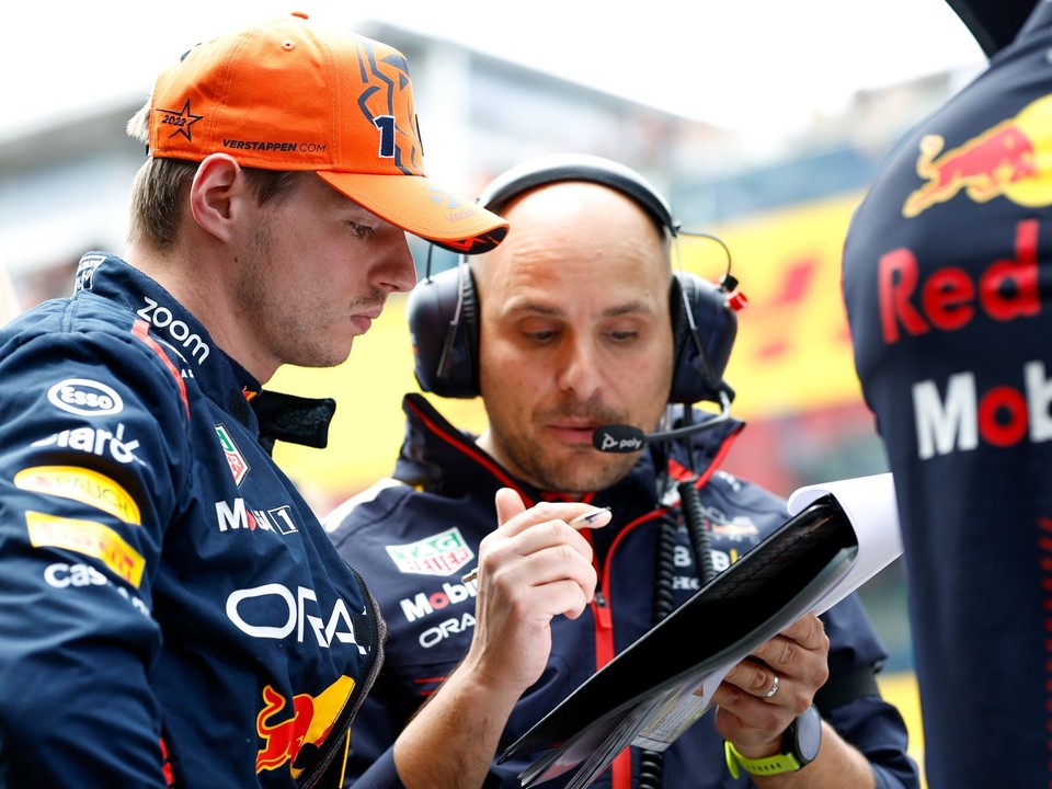 Max Verstappen a jeho inžinier Gianpiero Lambiase.