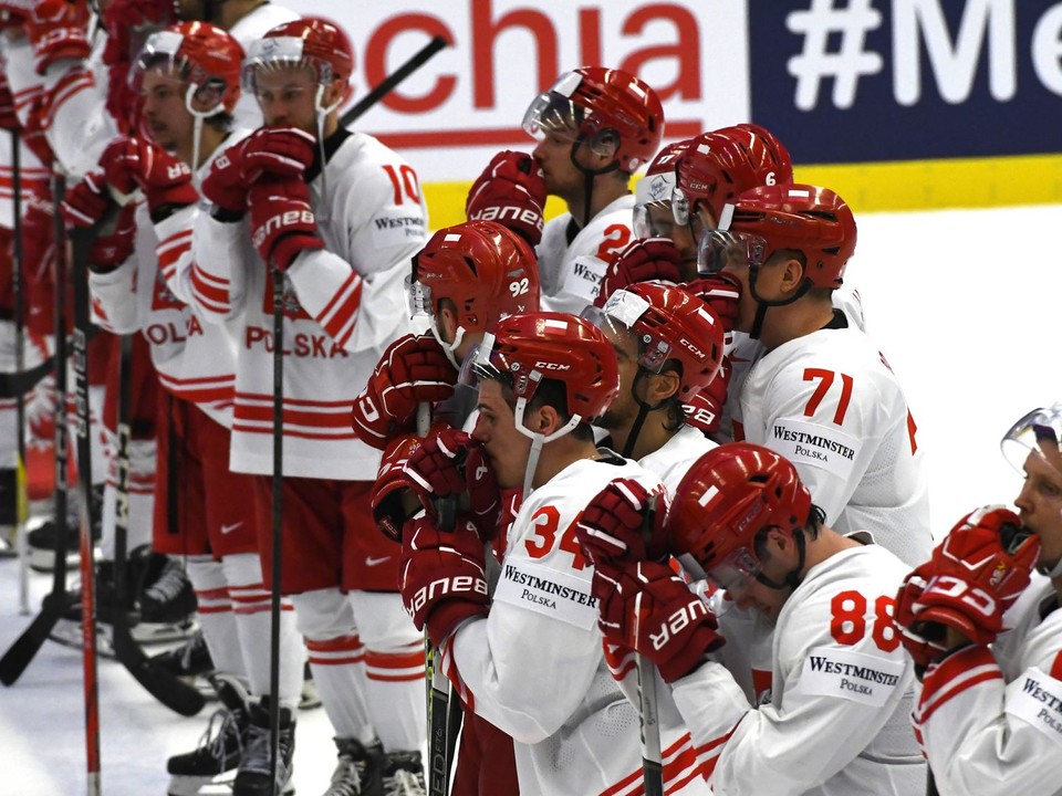 Poľskí hokejisti reagujú po prehre s Kazachstanom na MS v hokeji 2024