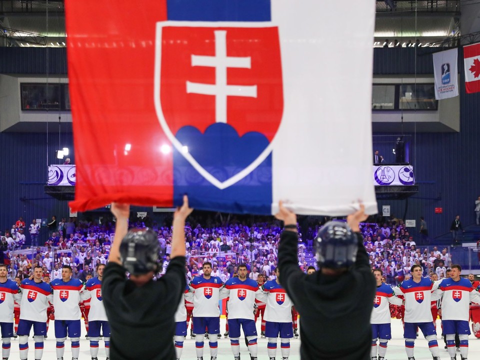 Slovenskí hokejisti po zápase Slovensko - Poľsko v skupine B na MS v hokeji 2024.