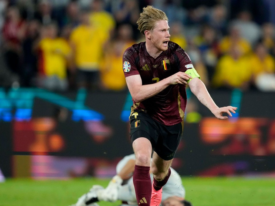 Belgický kapitán Kevin De Bruyne dáva gól v zápase proti Rumunsku na EURO 2024.