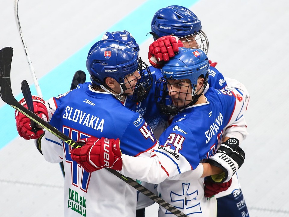 Slovenskí hokejbalisti do 16 rokov. 