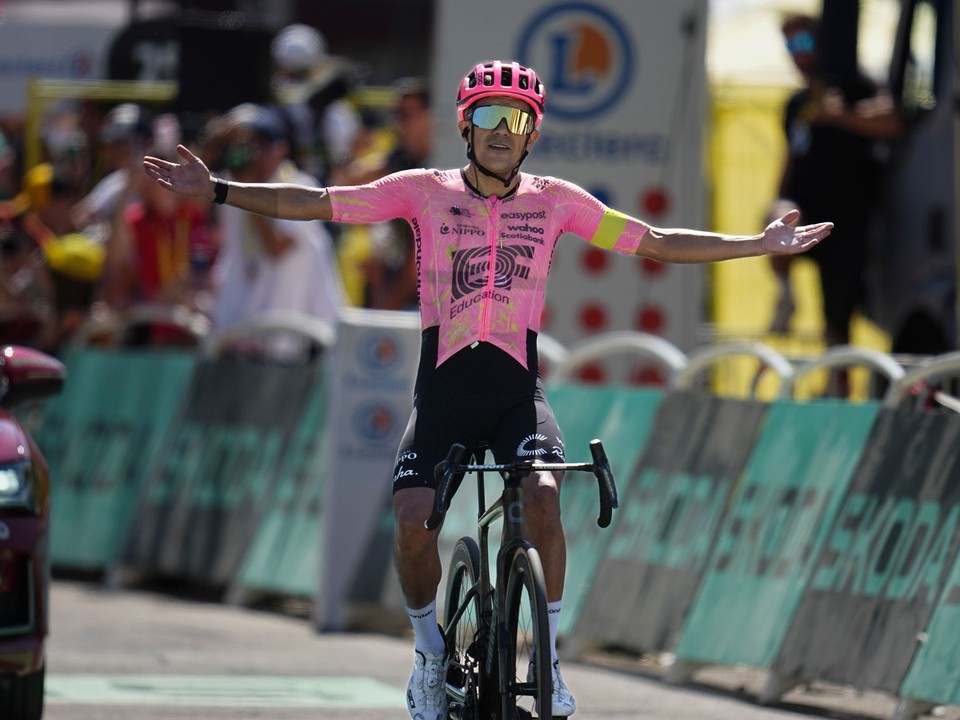 Richard Carapaz vyhral 17. etapu na Tour de France 2024.