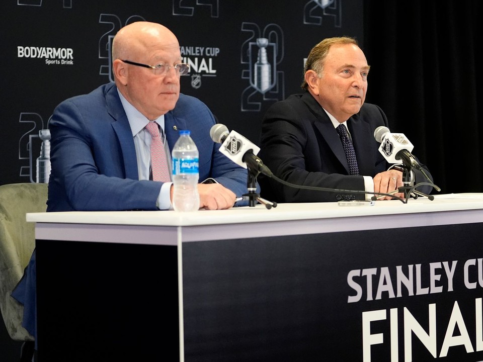 Bill Daly (vľavo) a Gary Bettman.