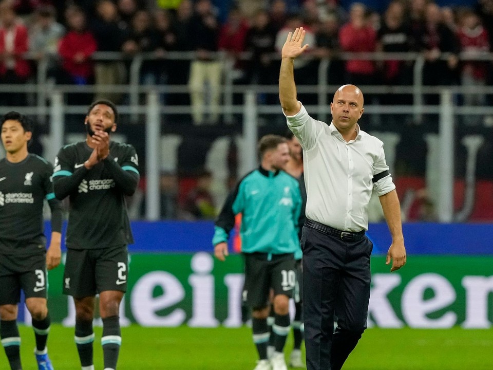 Tréner FC Liverpool Arne Slot po víťazstve v Lige majstrov nad AC Miláno. 