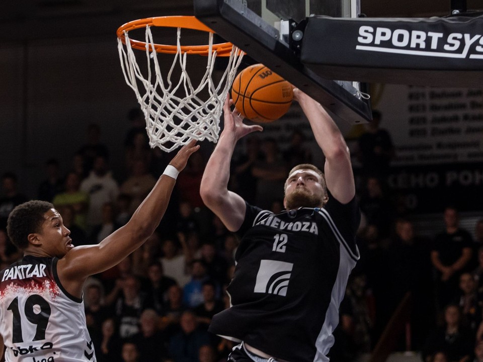 Momentka z pohárového zápasu BC Prievidza - Bilbao Basket. 