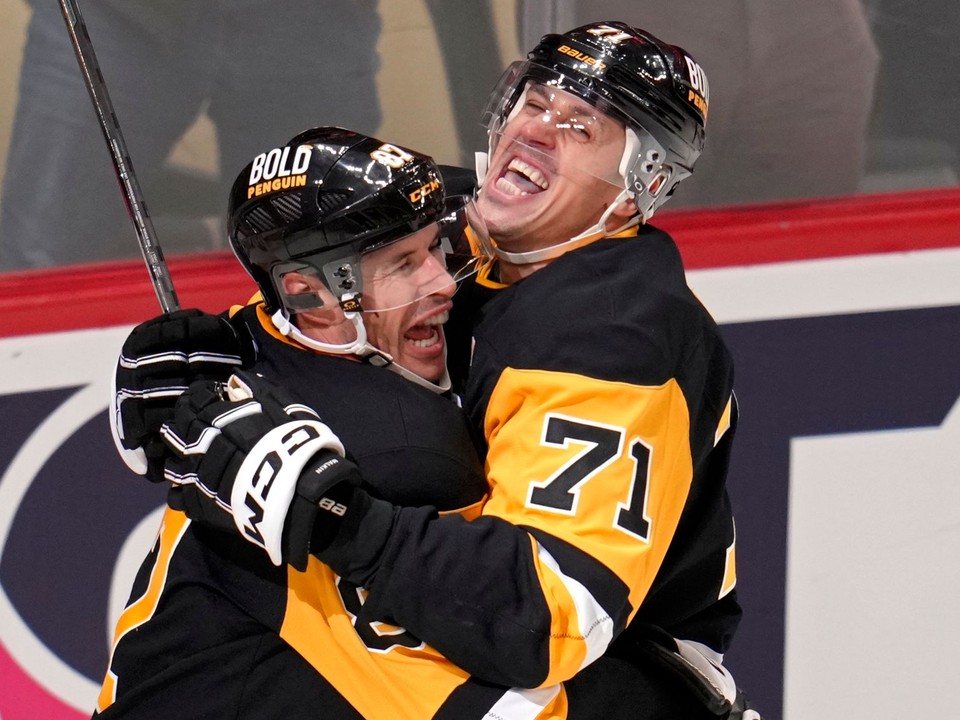 Sidney Crosby a Jevgenij Malkin.