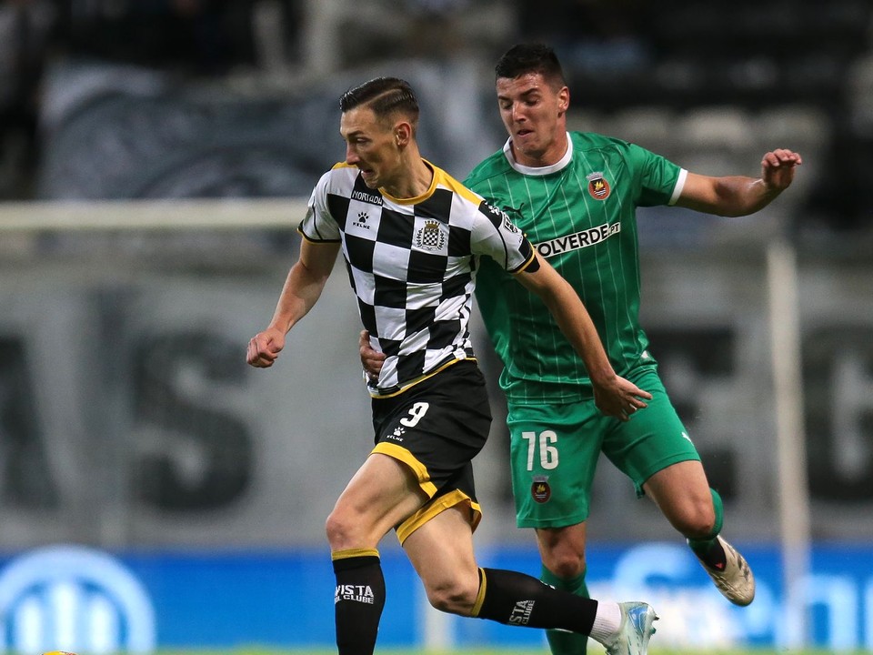 Róbert Boženík v drese Boavisty.