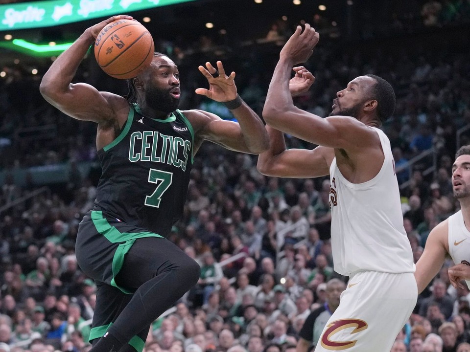 Jaylen Brown (7) v zápase proti Clevelandu Cavaliers.