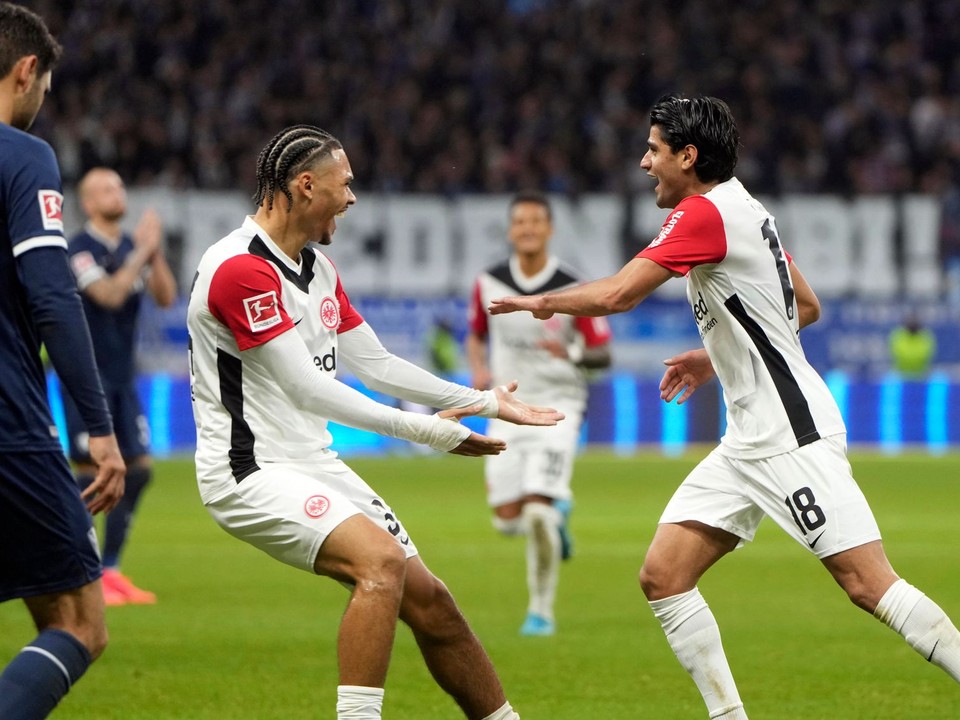 Momentka z bundesligového zápasu Eintracht Frankfurt - VfL Bochum.