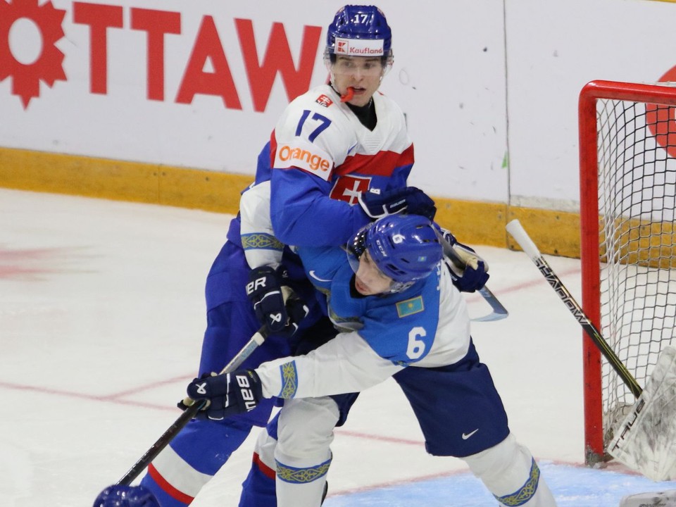 Daniel Jenčko v zápase Slovensko - Kazachstan na MS U20 2025