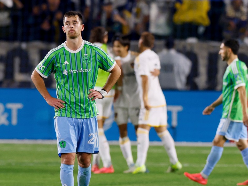 Obranca Seattlu Sounders Jackson Ragen po prehre v semifinále MLS.