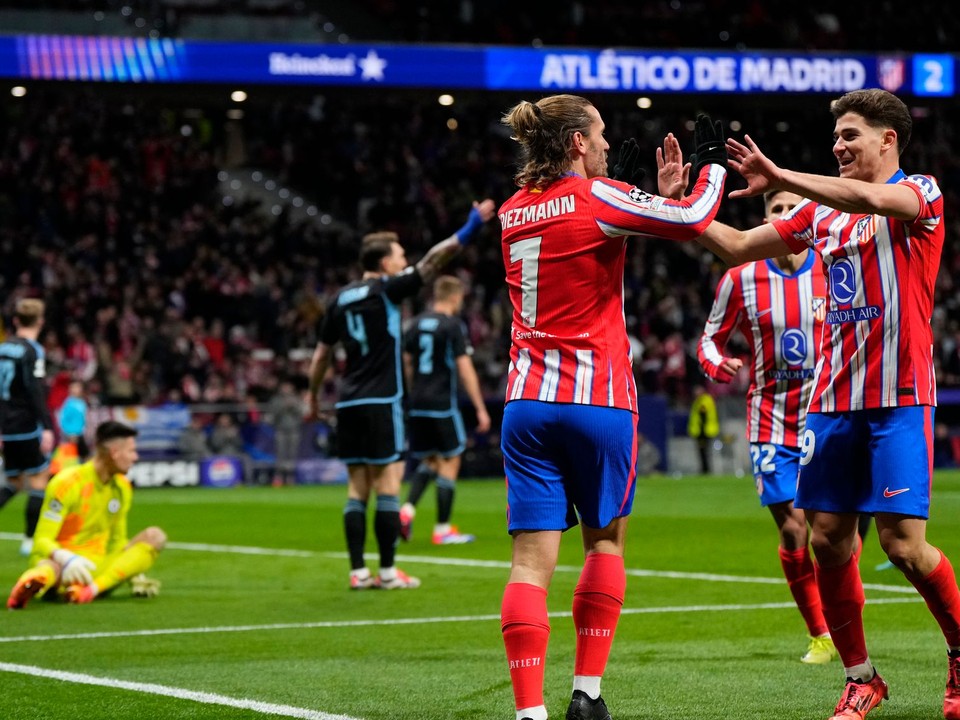 Antoine Griezmann sa teší z gólu v zápase Ligy majstrov Atlético Madrid - Slovan Bratislava.