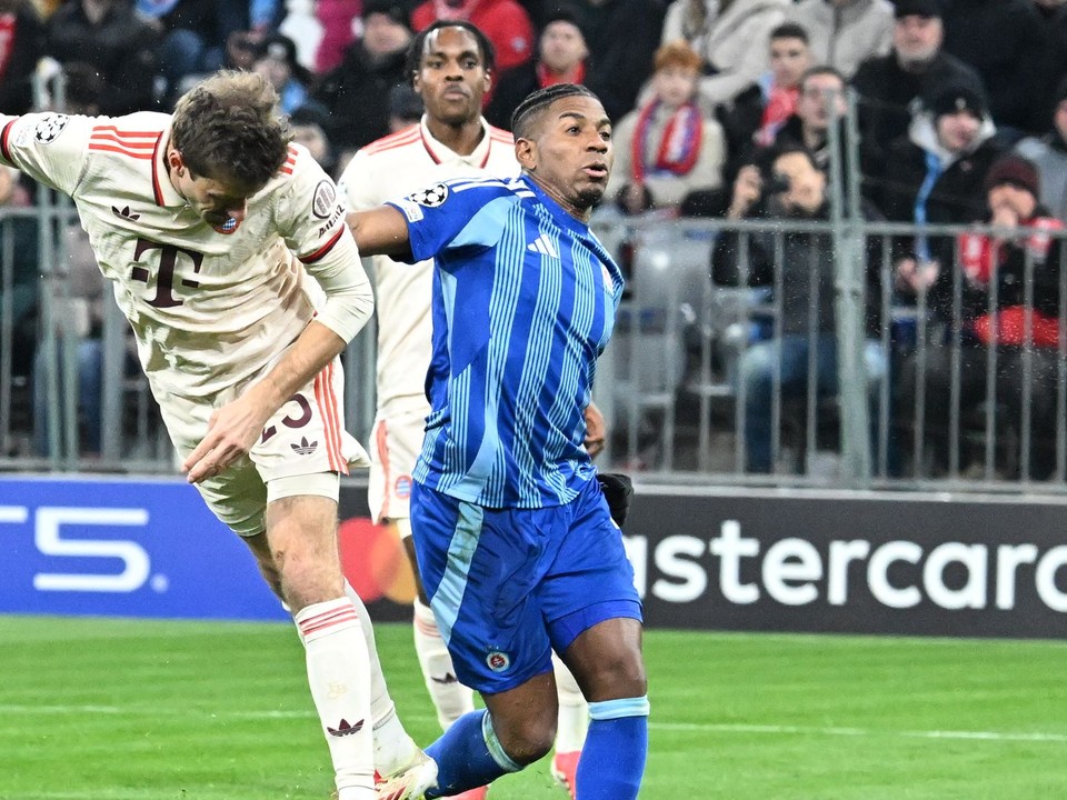 Thomas Müller strieľa úvodný gól zápasu Ligy majstrov Bayern Mníchov - Slovan Bratislava. 