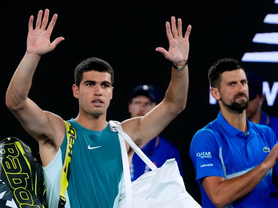 Carlos Alcaraz a Novak Djokovič na Australian Open 2025.