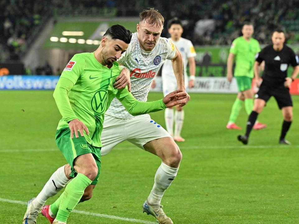 Fotka zo zápasu VfL Wolfsburg - Holstein Kiel.
