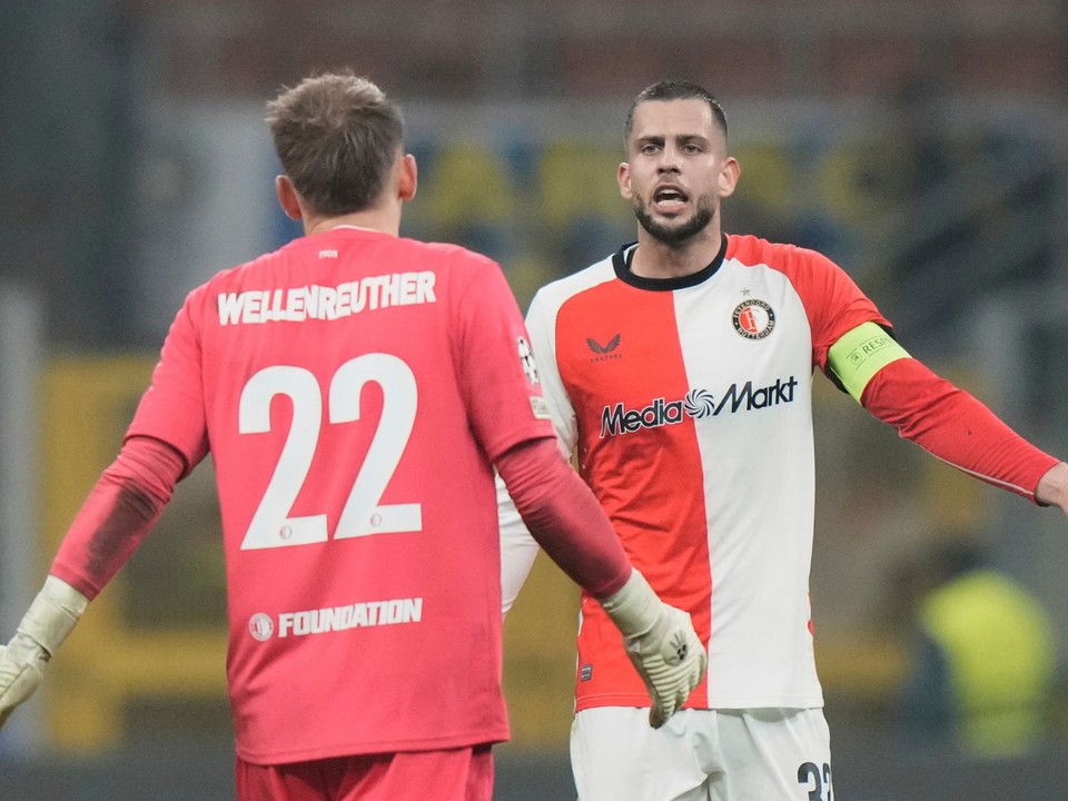 Brankár Feyenoordu Timon Wellenreuther a Dávid Hancko.