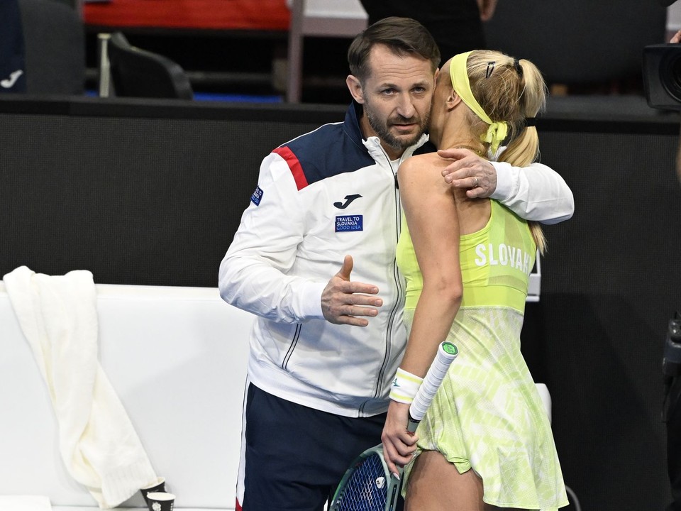 Rebecca Šramková a kapitán tímu Matej Lipták