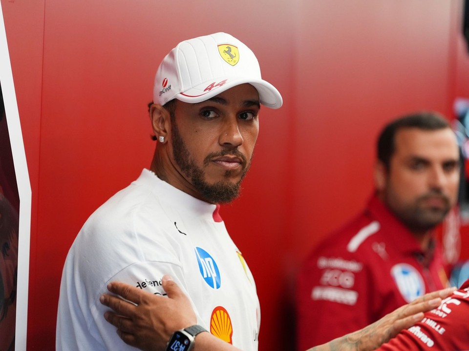 Britský pilot Ferrari Lewis Hamilton.