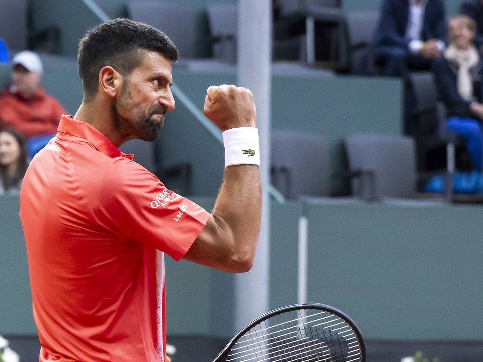 Srbský tenista Novak Djokovič počas turnaja v Ženeve.