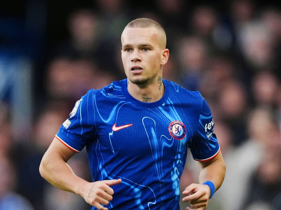 Na archívnej snímke z 27. októbra 2024 futbalista Chelsea Londýn Mychajlo Mudryk.
