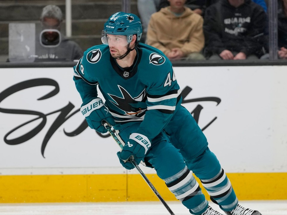 Obranca San Jose Sharks Marc-Edouard Vlasic.