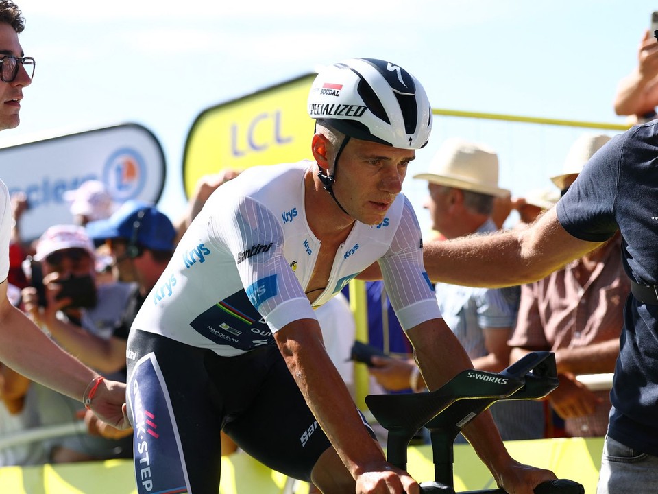 Remco Evenepoel v cieli 13. etapy Tour de France 2025, ktorou bola horská časovka. 