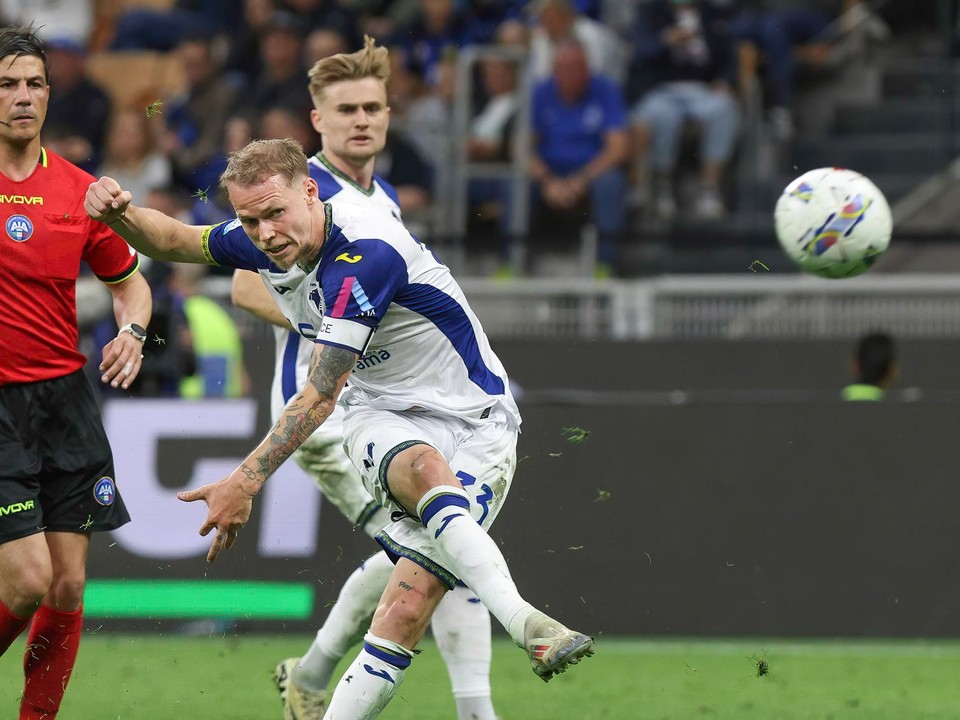 Ondrej Duda v drese Hellas Verona.