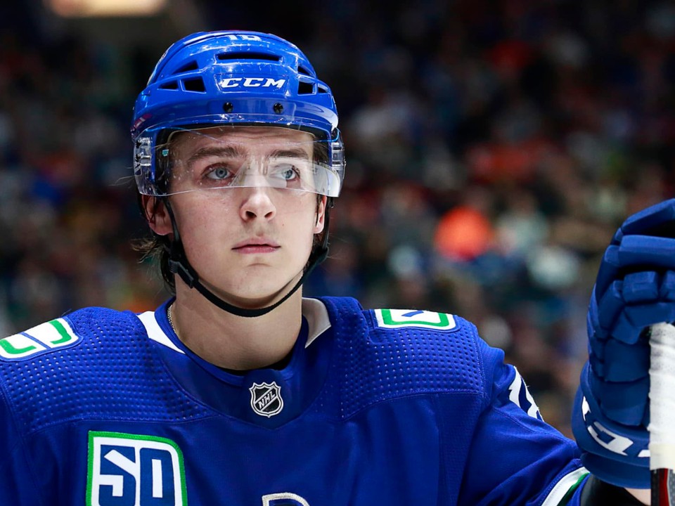 Jake Virtanen v drese Vancouveru Canucks. 