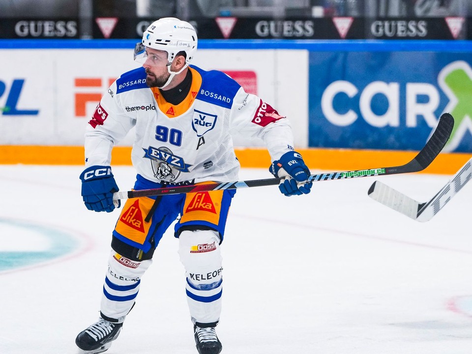 Tomáš Tatar v drese Zugu. 