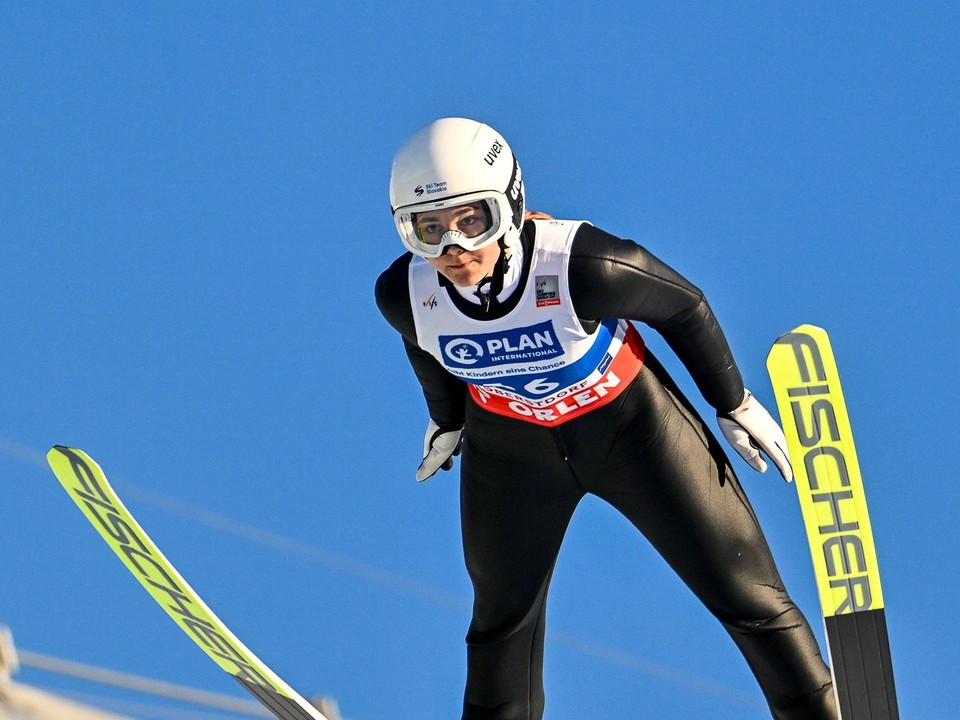 Slovenská reprezentantka v skokoch na lyžiach Kira Mária Kapustíková. 
