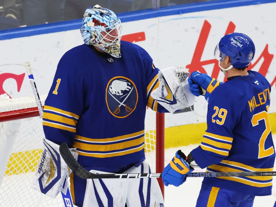 Ukko-Pekka Luukkonen a Beck Malenstyn.