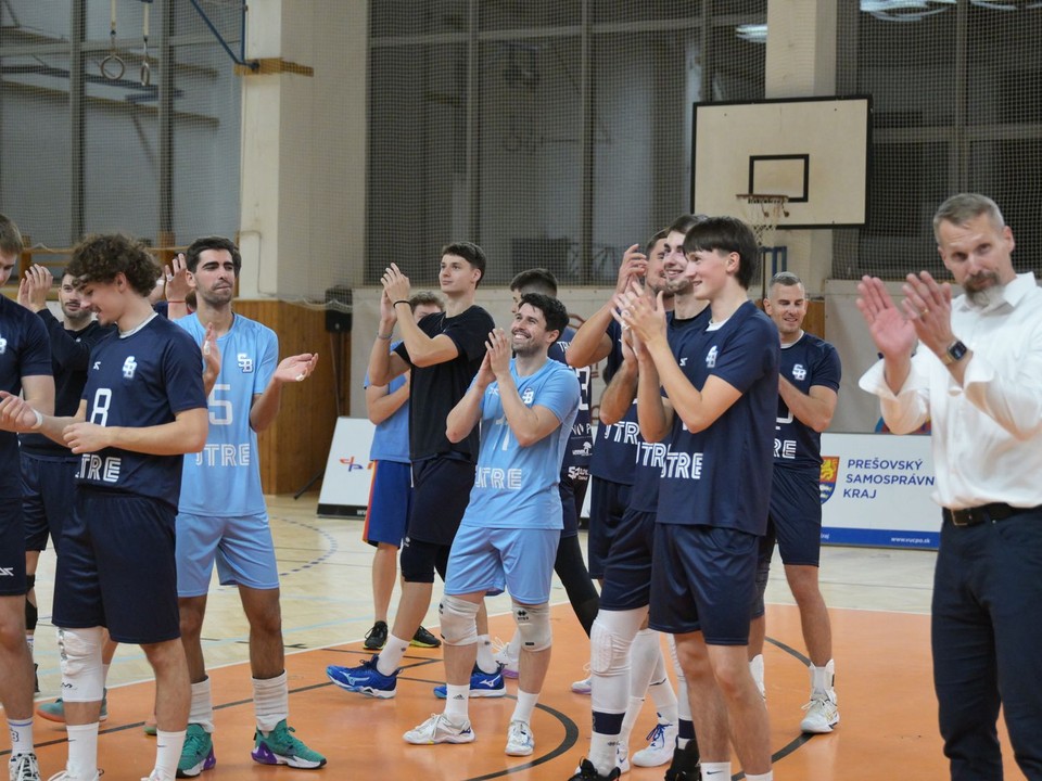 Na snímke hráči Bratislavy sa tešia z víťazstva.