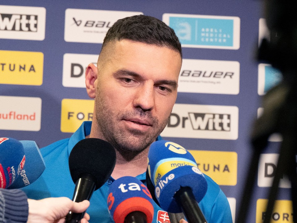 Na snímke tréner slovenskej hokejovej reprezentácie do 20 rokov Peter Frühauf.