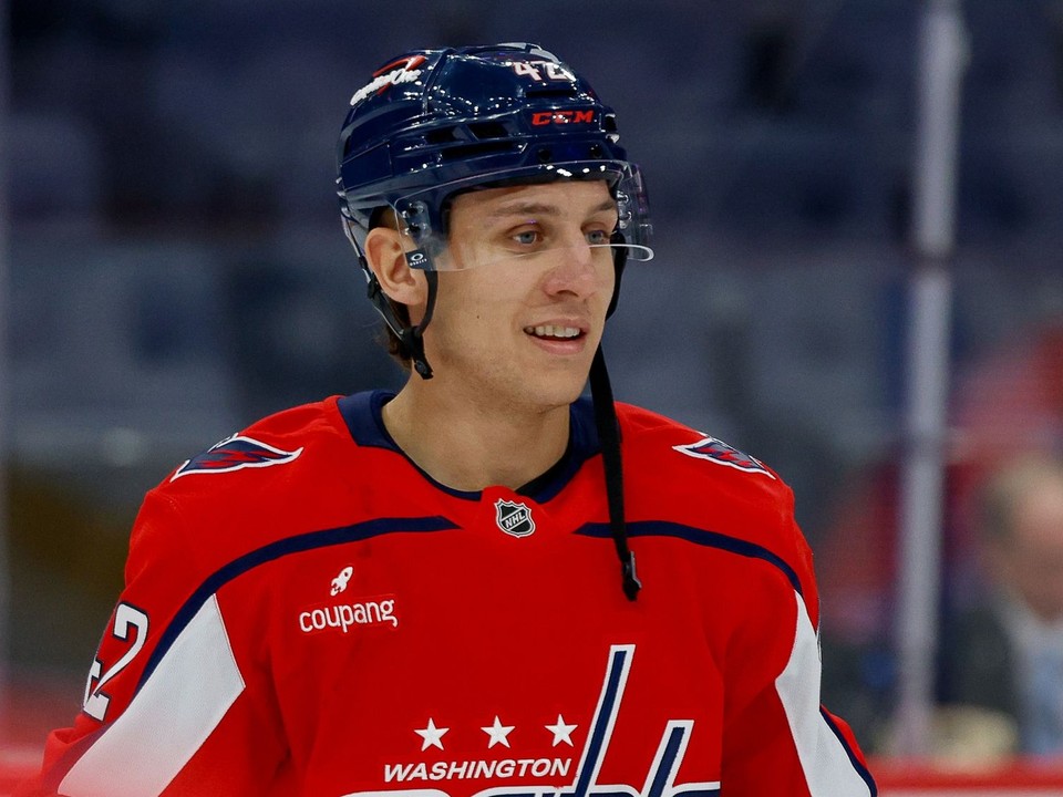 Martin Fehérváry v drese Washingtonu Capitals.