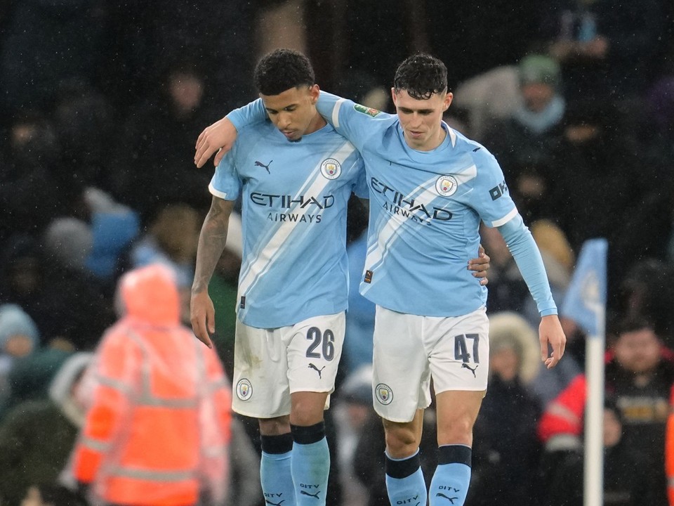 Savinho a Phil Foden. 