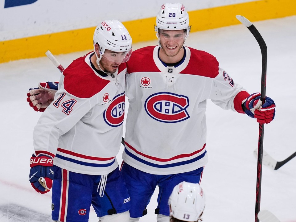 Nick Suzuki (vľavo hore) a Juraj Slafkovský. 