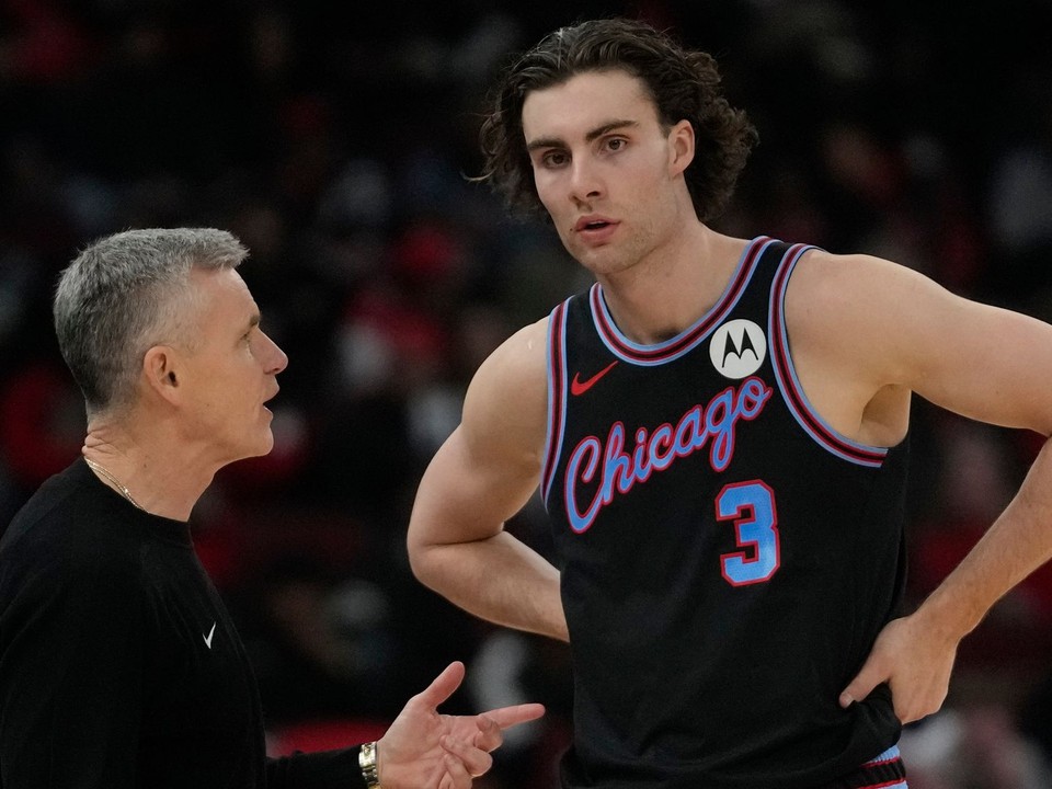 Billy Donovan a Josh Giddey.