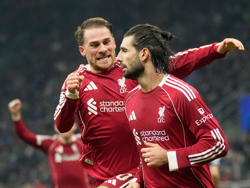 Dominik Szoboszlai oslavuje gól Liverpoolu proti Interu Miláno.